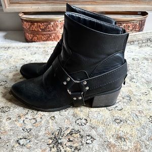 Harness booties